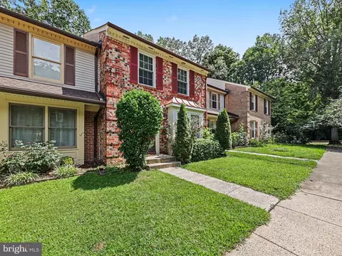 Exterior - 6281 Rathlin Dr, Springfield, VA 22152 photo 3 of 6