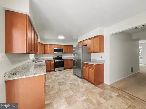 Kitchen - 6281 Rathlin Dr, Springfield, VA 22152 photo 3 of 4