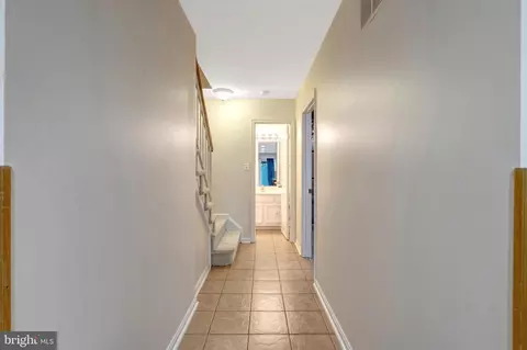 Entry Way - 7719 Bristol Square Ct, Springfield, VA 22153 photo 8 of 10