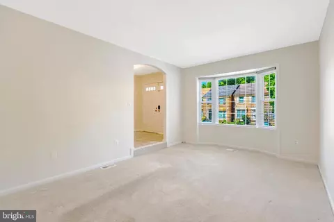 Living - 7719 Bristol Square Ct, Springfield, VA 22153 photo 2 of 5