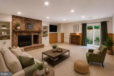 Living - 7719 Bristol Square Ct, Springfield, VA 22153 photo 5 of 5