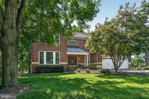 Exterior - 13633 Birch Dr, Chantilly, VA 20151 photo 3 of 26