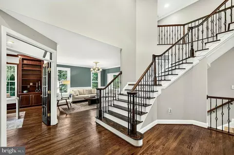 Entry Way - 13633 Birch Dr, Chantilly, VA 20151 photo 2 of 12