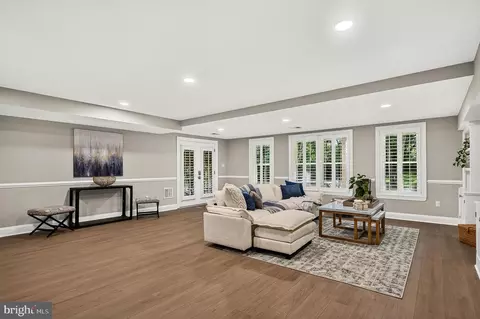Living - 13633 Birch Dr, Chantilly, VA 20151 photo 5 of 7