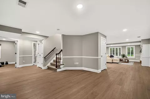 Entry Way - 13633 Birch Dr, Chantilly, VA 20151 photo 10 of 12