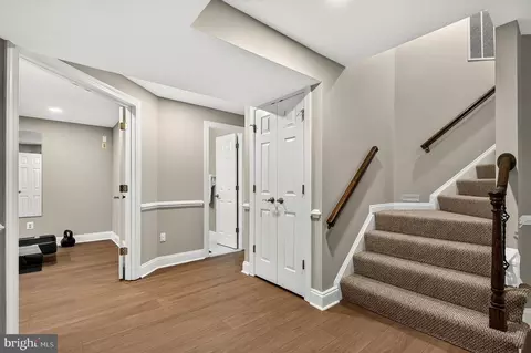 Entry Way - 13633 Birch Dr, Chantilly, VA 20151 photo 11 of 12