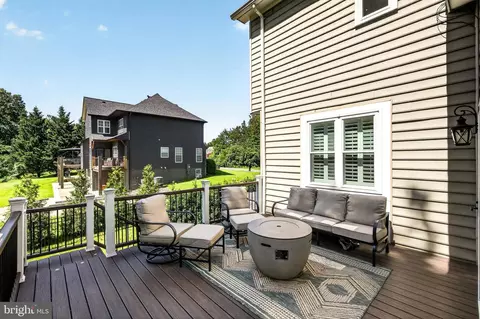 Exterior - 13633 Birch Dr, Chantilly, VA 20151 photo 9 of 26