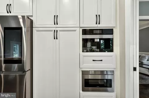 Kitchen - 13633 Birch Dr, Chantilly, VA 20151 photo 2 of 9