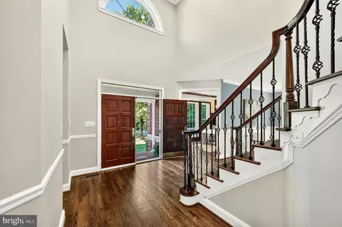 Entry Way - 13633 Birch Dr, Chantilly, VA 20151 photo 1 of 12