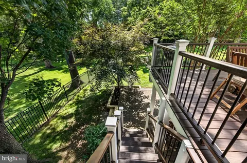 Exterior - 13633 Birch Dr, Chantilly, VA 20151 photo 15 of 26