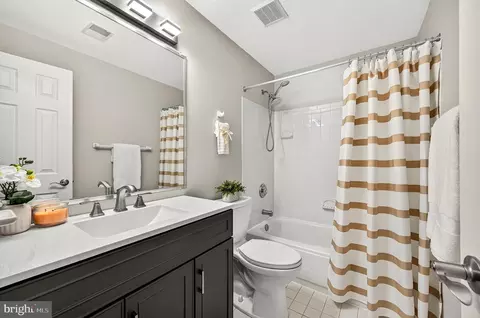 Bath - 13633 Birch Dr, Chantilly, VA 20151 photo 9 of 9