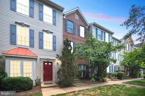 4240 Wheeled Caisson Sq, Fairfax, VA 22033