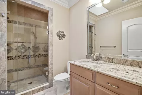 Bath - 1239 Daleview Dr, Mclean, VA 22102 photo 5 of 8