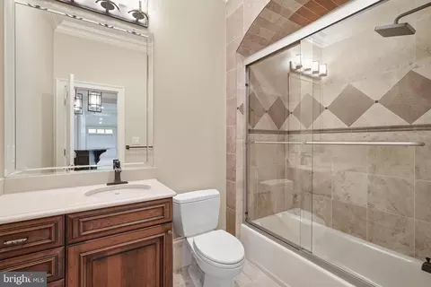 Bath - 1239 Daleview Dr, Mclean, VA 22102 photo 7 of 8
