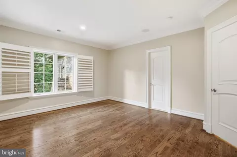 Bedroom - 1239 Daleview Dr, Mclean, VA 22102 photo 4 of 6