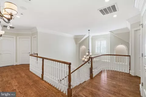 Entry Way - 1239 Daleview Dr, Mclean, VA 22102 photo 3 of 5