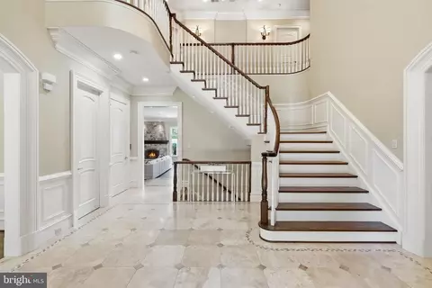 Entry Way - 1239 Daleview Dr, Mclean, VA 22102 photo 1 of 5