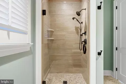 Entry Way - 1239 Daleview Dr, Mclean, VA 22102 photo 5 of 5