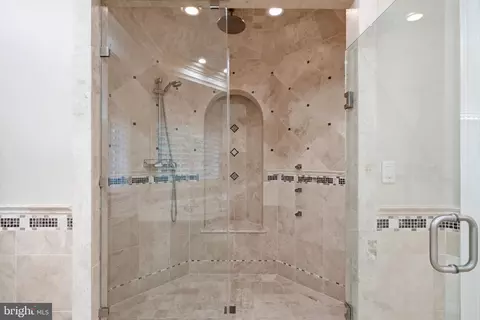 Bath - 1239 Daleview Dr, Mclean, VA 22102 photo 2 of 8