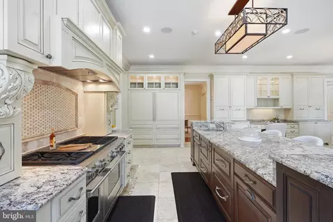 Kitchen - 1239 Daleview Dr, Mclean, VA 22102 photo 3 of 3
