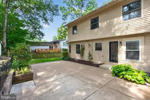 Exterior - 8811 Hayload Ct, Springfield, VA 22153 photo 11 of 14