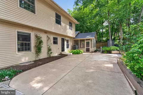 Exterior - 8811 Hayload Ct, Springfield, VA 22153 photo 9 of 14