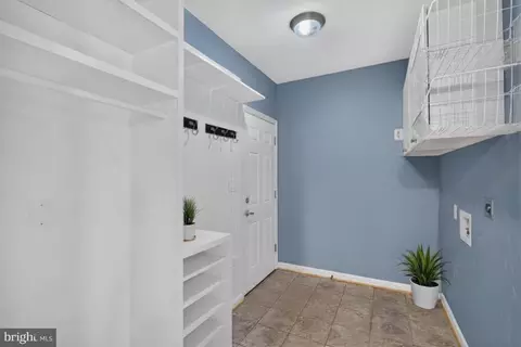 Entry Way - 8811 Hayload Ct, Springfield, VA 22153 photo 3 of 3