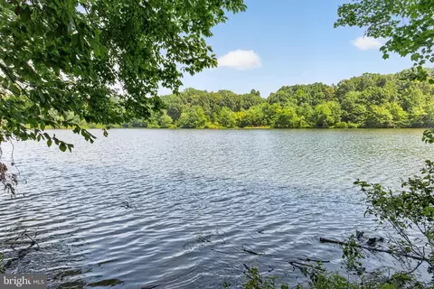 View/Area - 8811 Hayload Ct, Springfield, VA 22153 photo 2 of 2