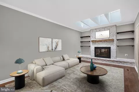 Living - 8811 Hayload Ct, Springfield, VA 22153 photo 3 of 7