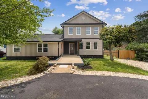 6467 Third St, Alexandria, VA 22312