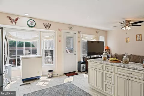 Kitchen - 6506 Milva Ln, Springfield, VA 22150 photo 3 of 5
