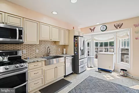 Kitchen - 6506 Milva Ln, Springfield, VA 22150 photo 2 of 5