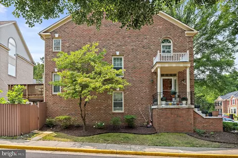 Exterior - 6506 Milva Ln, Springfield, VA 22150 photo 4 of 11