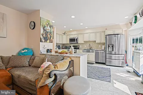 Kitchen - 6506 Milva Ln, Springfield, VA 22150 photo 4 of 5