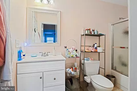 Bath - 6506 Milva Ln, Springfield, VA 22150 photo 7 of 8