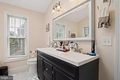 Bath - 6506 Milva Ln, Springfield, VA 22150 photo 1 of 8