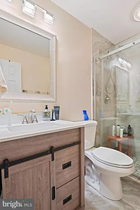 Bath - 6506 Milva Ln, Springfield, VA 22150 photo 5 of 8