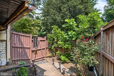 Exterior - 6506 Milva Ln, Springfield, VA 22150 photo 6 of 11