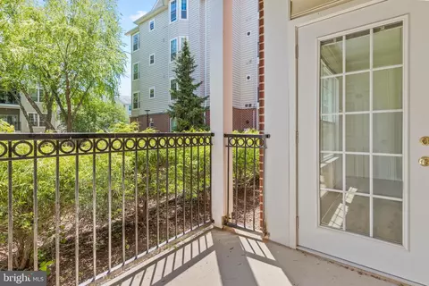 Exterior - 1530 Spring Gate Dr #9106, Mclean, VA 22102 photo 3 of 9