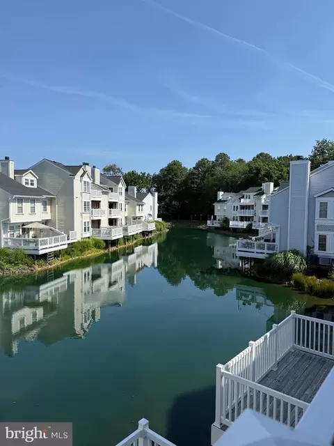 3339 Lakeside View Dr #7-4, Falls Church, VA 22041