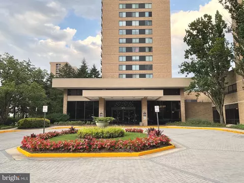 3709 S George Mason Dr #1014E, Falls Church, VA 22041