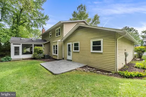 Exterior - 6903 Rochambeau Pl, Springfield, VA 22153 photo 7 of 12