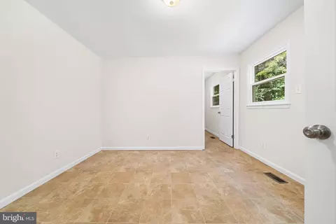 Bedroom - 6903 Rochambeau Pl, Springfield, VA 22153 photo 1 of 12