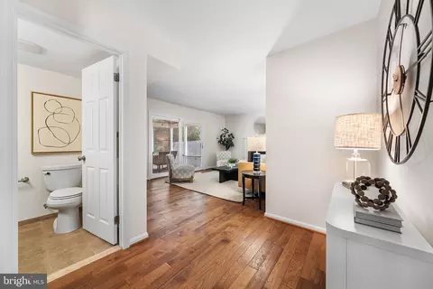 Entry Way - 6903 Rochambeau Pl, Springfield, VA 22153 photo 6 of 8
