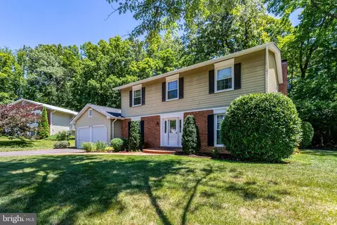 Exterior - 6903 Rochambeau Pl, Springfield, VA 22153 photo 3 of 12
