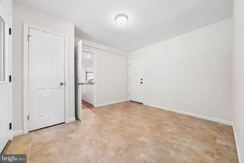 Entry Way - 6903 Rochambeau Pl, Springfield, VA 22153 photo 5 of 8
