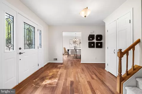 Entry Way - 6903 Rochambeau Pl, Springfield, VA 22153 photo 3 of 8