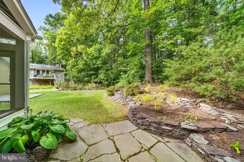 Exterior - 6903 Rochambeau Pl, Springfield, VA 22153 photo 11 of 12