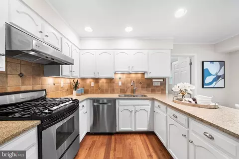 Kitchen - 6903 Rochambeau Pl, Springfield, VA 22153 photo 2 of 4