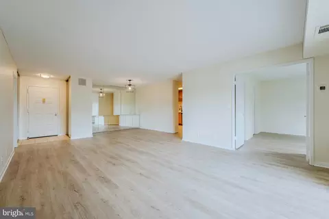 Living - 8340 Greensboro Dr #225, Mclean, VA 22102 photo 10 of 14